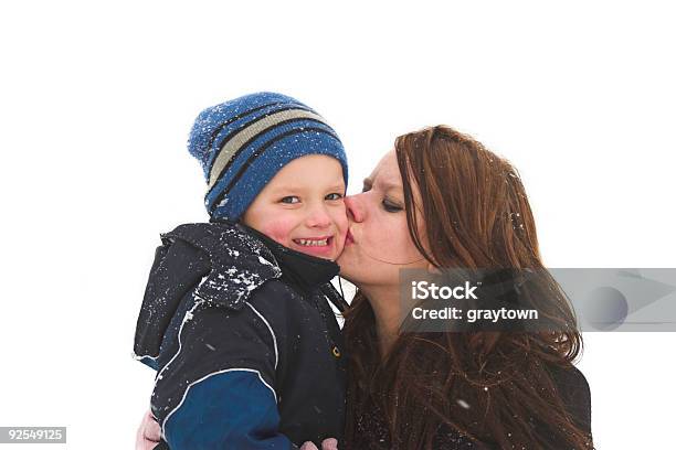 커요 Kiss From Mommy 가족에 대한 스톡 사진 및 기타 이미지 - 가족, 감정, 겨울