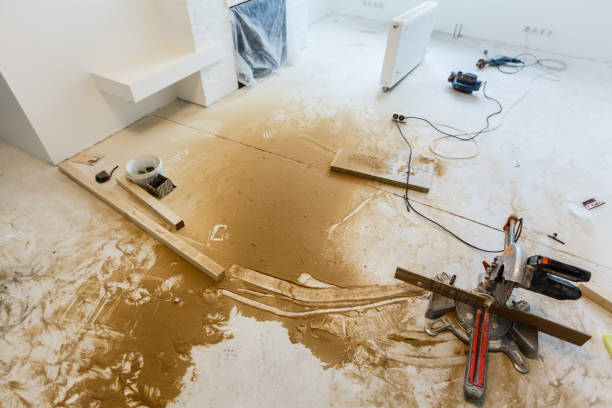 istock repair apartment chip tool 925493010