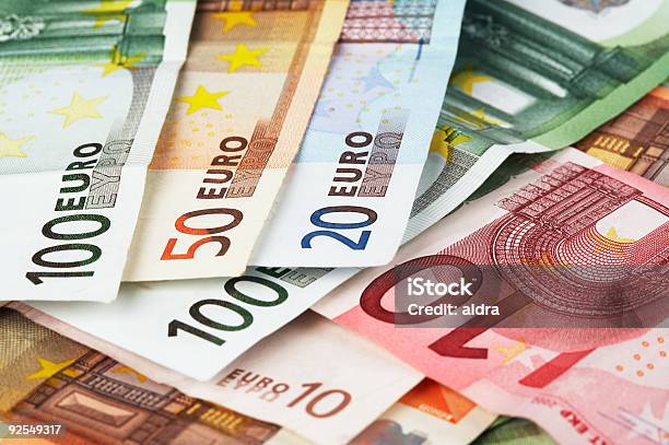 Euro Di Denaro - Fotografie stock e altre immagini di Abbondanza - Abbondanza, Affari, Alimento di base
