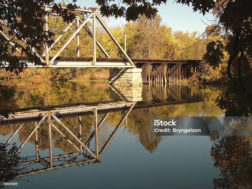 Ferrovia Ponte a traliccio in autunno - Foto stock royalty-free di Monti Ozark