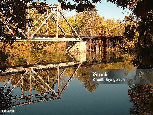 Ferrovia Ponte A Traliccio In Autunno - Fotografie stock e altre immagini di Monti Ozark - Monti Ozark, Missouri, Trasporto ferroviario