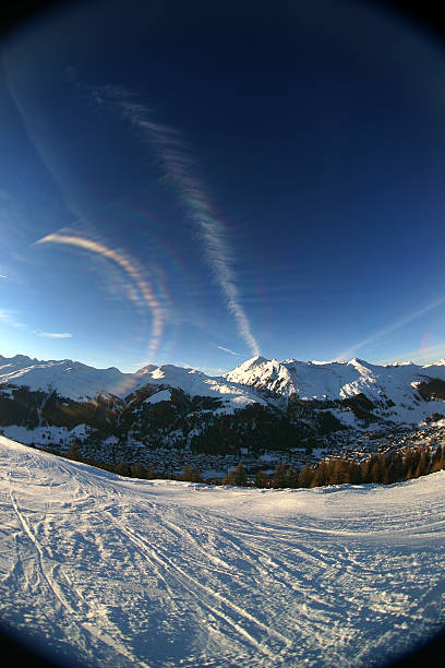 alpine atardecer 1 - apres ski davos abstract sunset fotografías e imágenes de stock