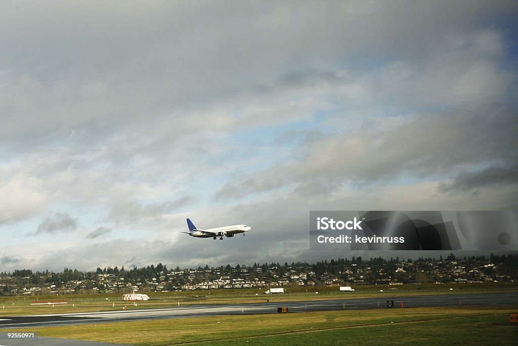 Avião descolar uma Pista de Decolagem - Royalty-free Aeroporto Foto de stock