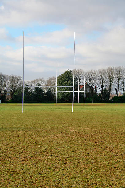 rugby - rugby wooden post goal post rugby post fotografías e imágenes de stock