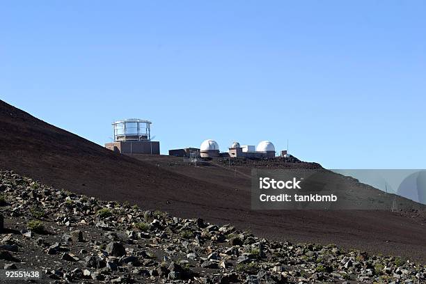 Photo libre de droit de Haleakala Altitude Observatoire Site banque d'images et plus d'images libres de droit de Astronomie - Astronomie, Chercher, Ciel