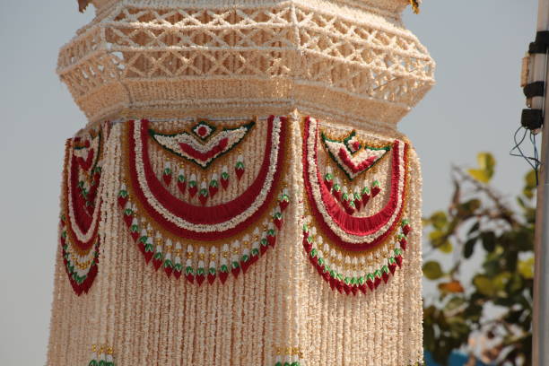 istock Garlands made of popped rice. 925518068