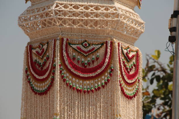istock Garlands made of popped rice. 925518072