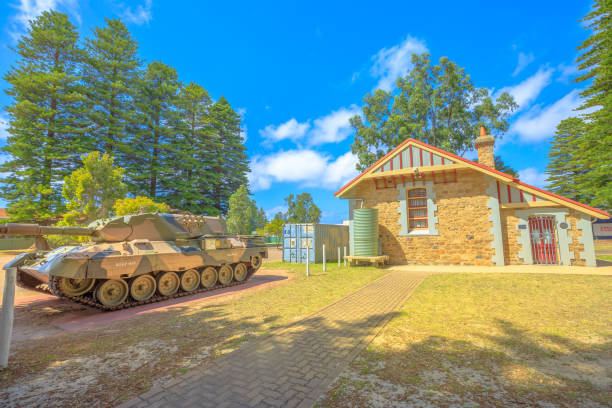военный мемориал эсперанс wa - leopard tank стоковые фото и изображения