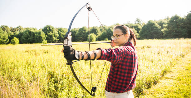 istock The teenager girl practicing archery 925553210