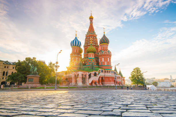 istock Basil's cathedral at Red square in Moscow 925561482