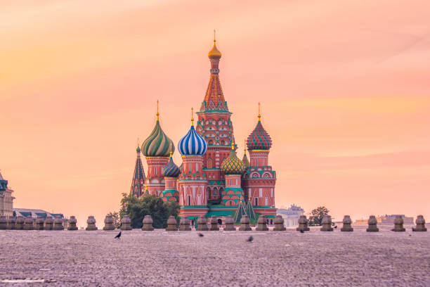 istock Basil's cathedral at Red square in Moscow 925561554
