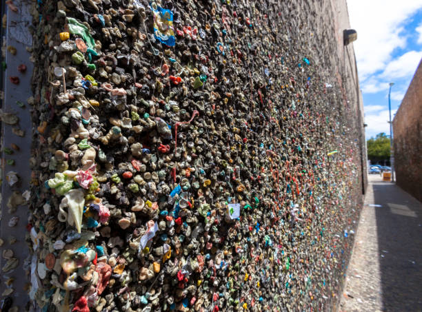 istock Bubblegum alley,California 925566224