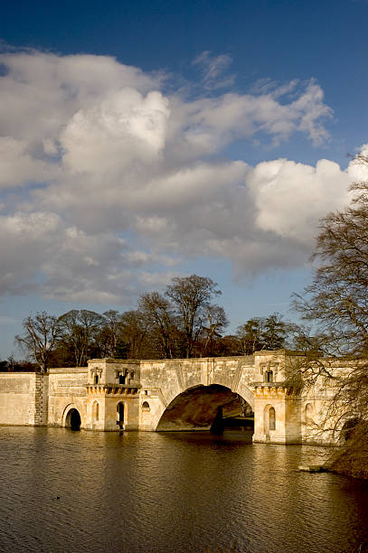 blenheim-brücke - blenheim stock-fotos und bilder