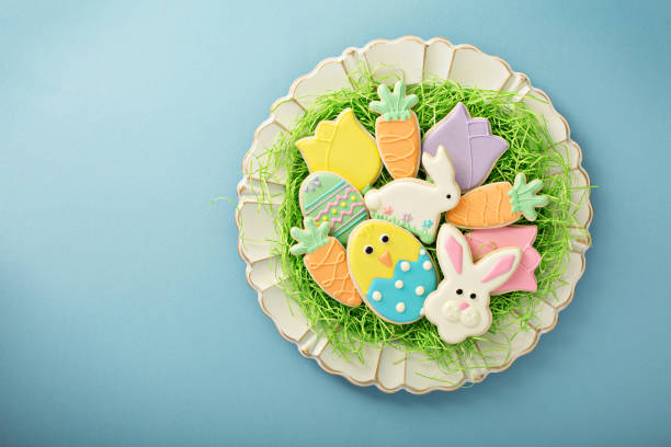 istock Easter cookies on a big plate 925574998