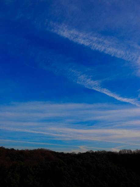 istock Korea's mountains, clouds, blue sky, Cheongju city 925586610