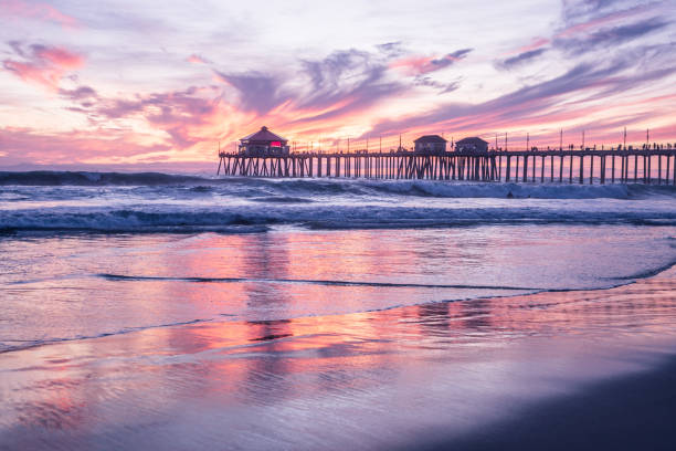 istock Gorgeous Huntington Beach Sunset 925605516