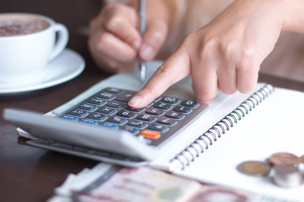 istock Business woman thinking account 925636474