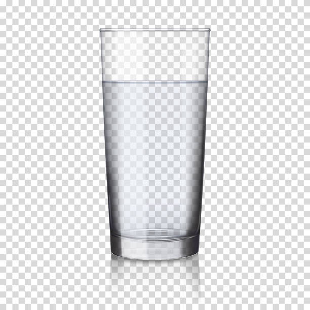 realistyczne przezroczyste szkło z wodą, izolowane. - glass stock illustrations