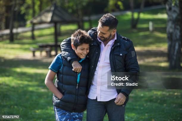 Vertrauliche Gespräche Stockfoto und mehr Bilder von Teenager-Alter - Teenager-Alter, Vater, Sohn