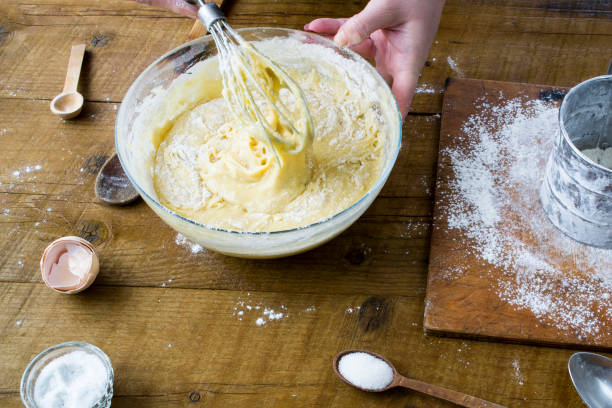 fare panini a casa. - bun bread cake dinner foto e immagini stock