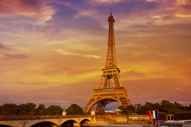 istock Eiffel tower at sunset Paris France 925673150