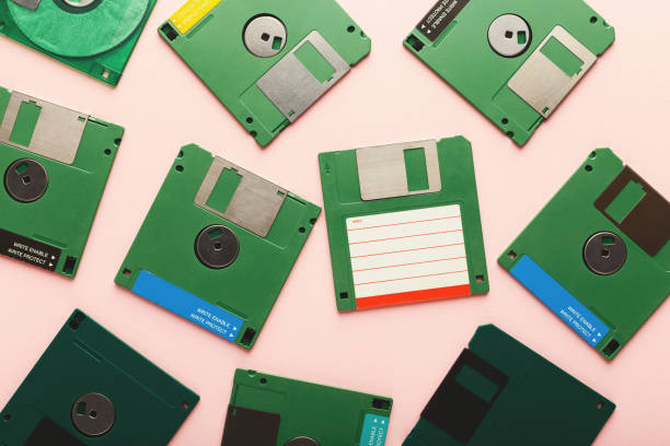 istock Retro floppy disks isolated on pink background 925769974