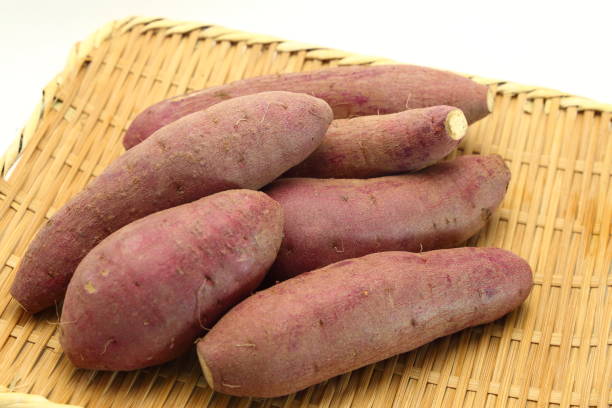 istock Japanese sweet potatos「beni-haruka」 925771594