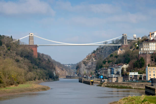 бристоль (великобритания) доки - bristol england county of bristol clifton suspension bridge bridge стоковые фото и изображения