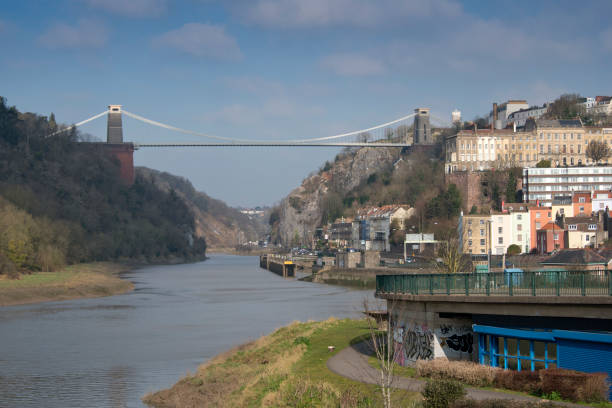 бристоль (великобритания) доки - bristol england county of bristol clifton suspension bridge bridge стоковые фото и изображения