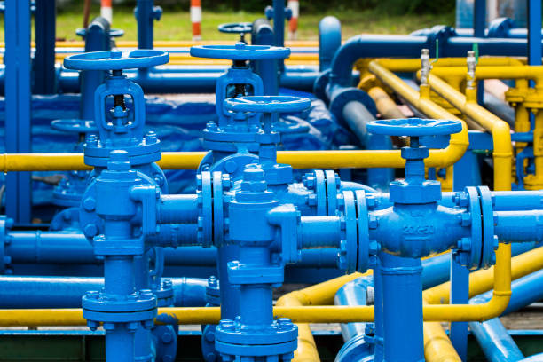 istock Valves at gas plant 925826588