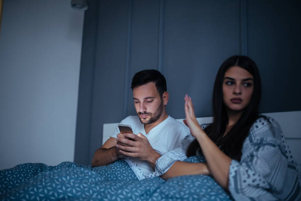 istock Social media can be bad for your relationship 925857122