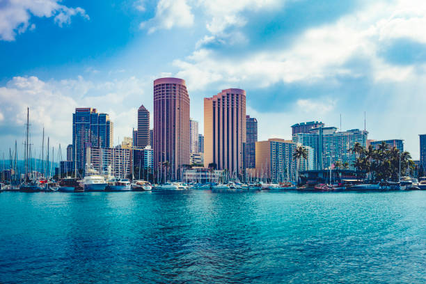 istock honolulu skyline at ala moana on oahu island, hawaii islands 925917516