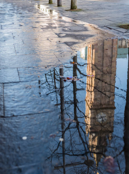 istock Reflection of Albert Memorial Clock 926004360