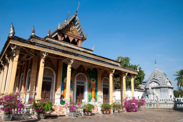 istock View of Wat Kandal pagoda 926050912