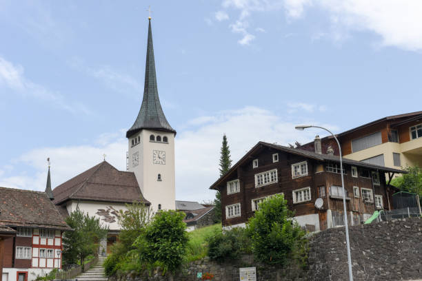 aldeia de spiringen, no cantão uri, nos alpes suíços - william tell - fotografias e filmes do acervo