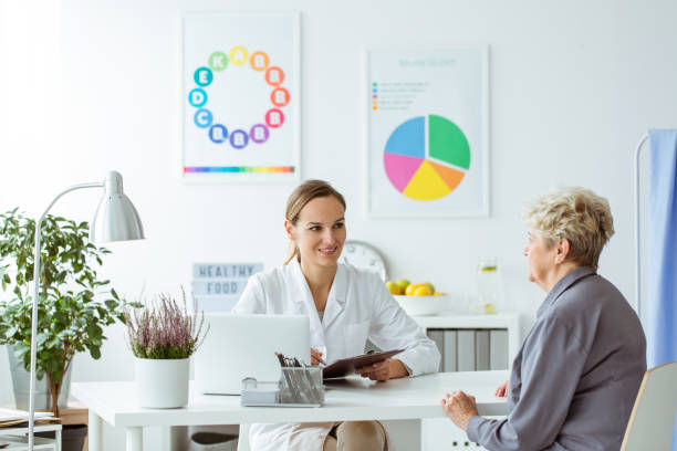 istock Senior on dietician consultation 926176100