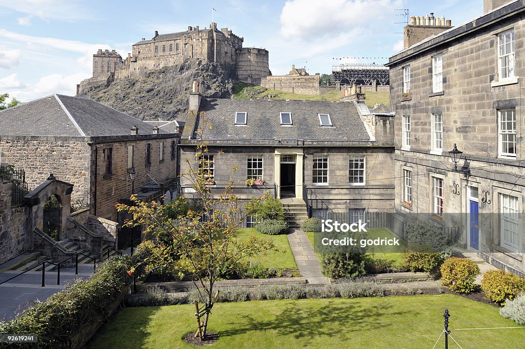 Classica tenements, Browns Place, Edimburgo, Scozia - Foto stock royalty-free di Castello di Edimburgo