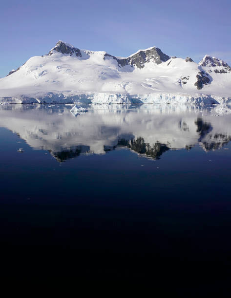 istock Snow and ices of the Antarctic islands. 926219492