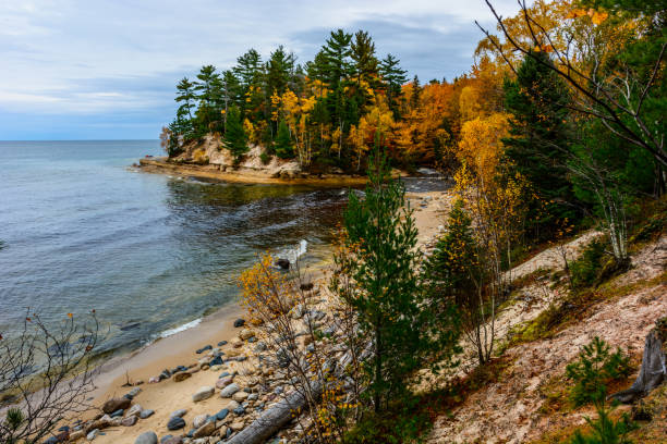 istock Stone coast in Pictured Rocks National Lakeshore 926231106
