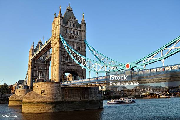 Tower Bridge Londra Inghilterra Regno Unito Europa - Fotografie stock e altre immagini di Adulazione