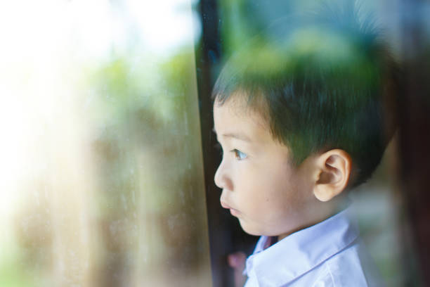istock Children Through the Looking Glass 926260892