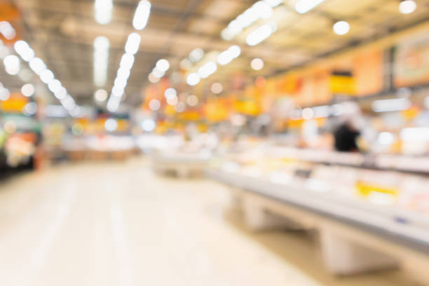 istock Abstract supermarket grocery store blurred defocused background with bokeh light 926283112