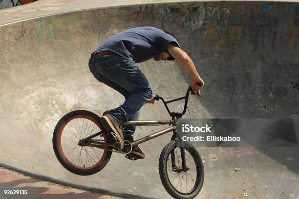 뛰어내림 볼에 담습니다 BMX 자전거타기에 대한 스톡 사진 및 기타 이미지 - BMX 자전거타기, 단체, 두발자전거