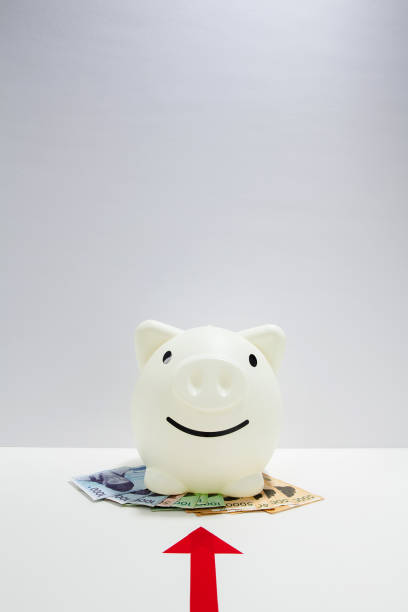 istock Saving cash korean won with arrow up 926325008
