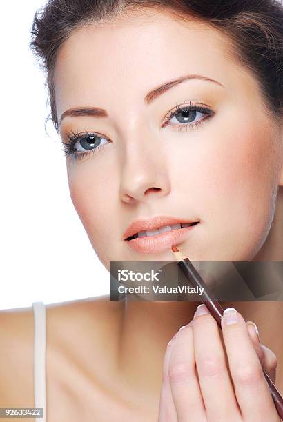 Benutzt Lippenstift Mit Lippen Concealer Pinsel Stockfoto und mehr Bilder von Konturstift - Konturstift, Frauen, Concealer