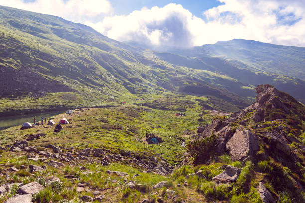 istock valley among the mountains 926350260
