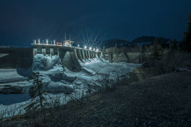 istock Seebe Hydroelectric Dam near Exshaw 926433900