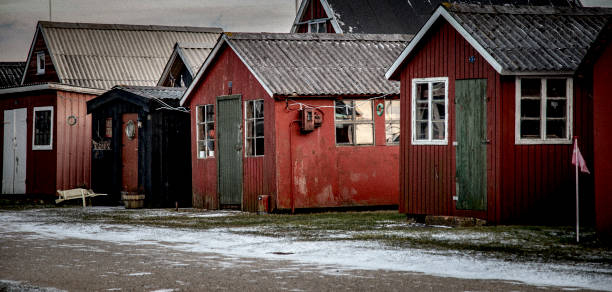 o porto de ringkøbing - denmark house cottage rural scene - fotografias e filmes do acervo