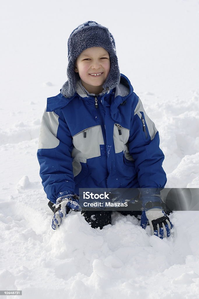 少年の雪 - 1人のロイヤリティフリーストックフォト