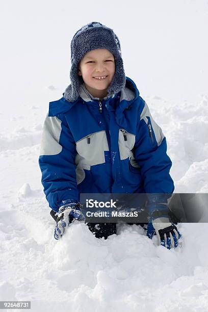 少年の雪 - 1人のストックフォトや画像を多数ご用意 - 1人, カラー画像, ハンサム